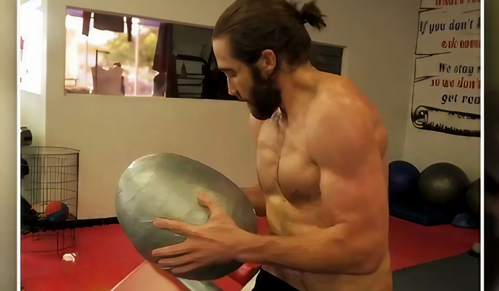 Jake Gyllenhaal Training For MMA Fighting Style For Road House 2